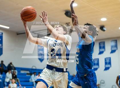 Thumbnail 3 in Indianapolis Metropolitan @ Indianapolis Bishop Chatard photogallery.