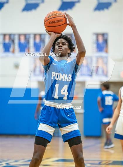 Thumbnail 1 in Indianapolis Metropolitan @ Indianapolis Bishop Chatard photogallery.