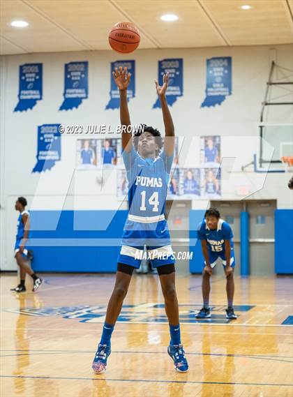 Thumbnail 2 in Indianapolis Metropolitan @ Indianapolis Bishop Chatard photogallery.
