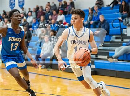 Thumbnail 1 in Indianapolis Metropolitan @ Indianapolis Bishop Chatard photogallery.
