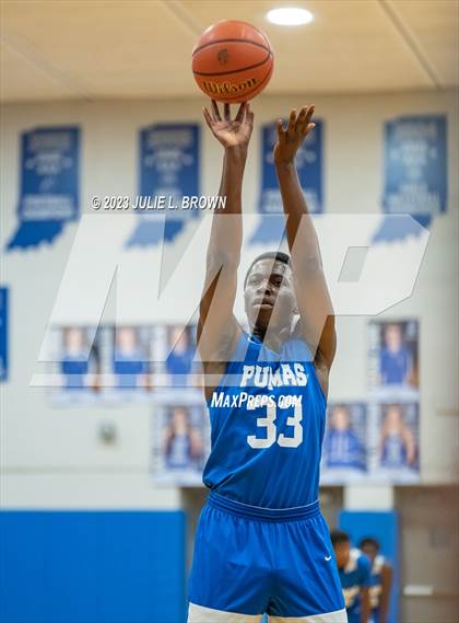 Thumbnail 2 in Indianapolis Metropolitan @ Indianapolis Bishop Chatard photogallery.