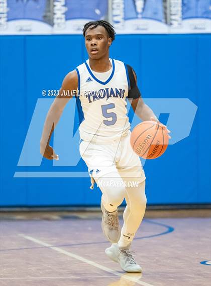 Thumbnail 3 in Indianapolis Metropolitan @ Indianapolis Bishop Chatard photogallery.