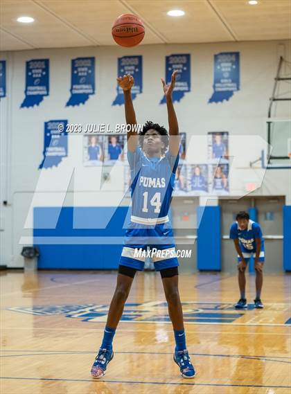 Thumbnail 1 in Indianapolis Metropolitan @ Indianapolis Bishop Chatard photogallery.