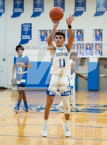 Thumbnail 3 in Indianapolis Metropolitan @ Indianapolis Bishop Chatard photogallery.