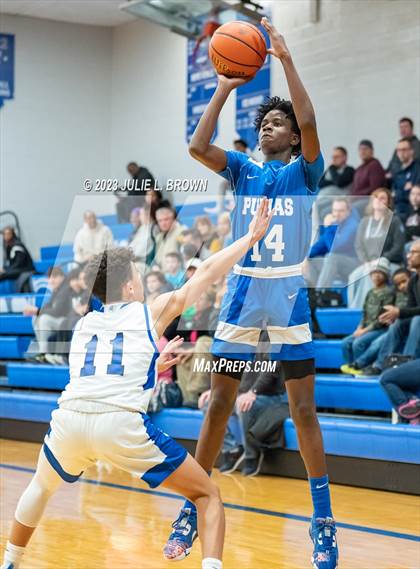 Thumbnail 3 in Indianapolis Metropolitan @ Indianapolis Bishop Chatard photogallery.