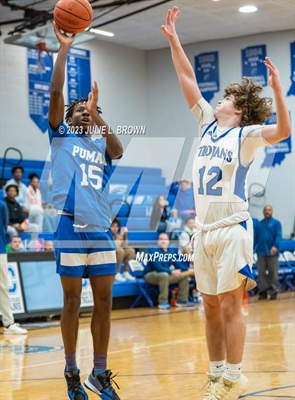 Thumbnail 2 in Indianapolis Metropolitan @ Indianapolis Bishop Chatard photogallery.