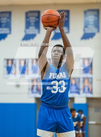 Thumbnail 1 in Indianapolis Metropolitan @ Indianapolis Bishop Chatard photogallery.
