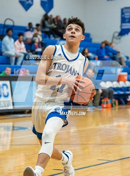 Thumbnail 2 in Indianapolis Metropolitan @ Indianapolis Bishop Chatard photogallery.