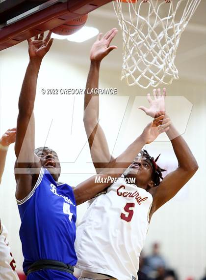Thumbnail 2 in Brewer vs Keller Central photogallery.
