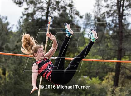 Thumbnail 2 in Burt Williams Track and Field Classic photogallery.