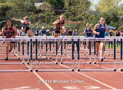 Thumbnail 3 in Burt Williams Track and Field Classic photogallery.