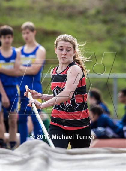 Thumbnail 3 in Burt Williams Track and Field Classic photogallery.