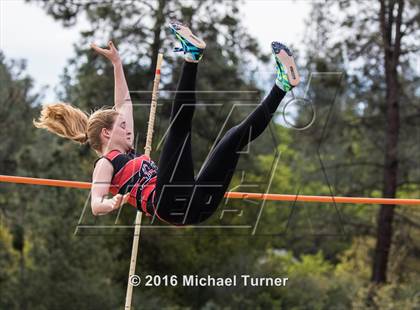 Thumbnail 2 in Burt Williams Track and Field Classic photogallery.