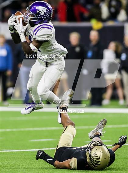 Thumbnail 1 in Angleton vs. Foster (UIL 5A D1 Quarterfinals) photogallery.