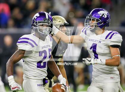 Thumbnail 2 in Angleton vs. Foster (UIL 5A D1 Quarterfinals) photogallery.
