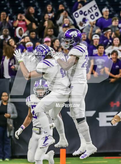 Thumbnail 3 in Angleton vs. Foster (UIL 5A D1 Quarterfinals) photogallery.