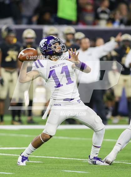 Thumbnail 1 in Angleton vs. Foster (UIL 5A D1 Quarterfinals) photogallery.