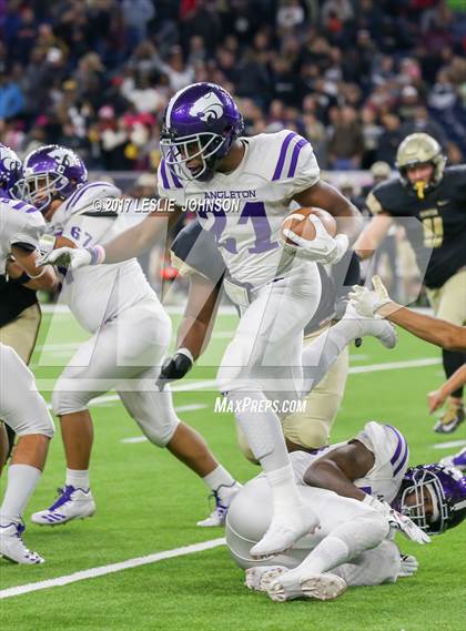 Thumbnail 2 in Angleton vs. Foster (UIL 5A D1 Quarterfinals) photogallery.