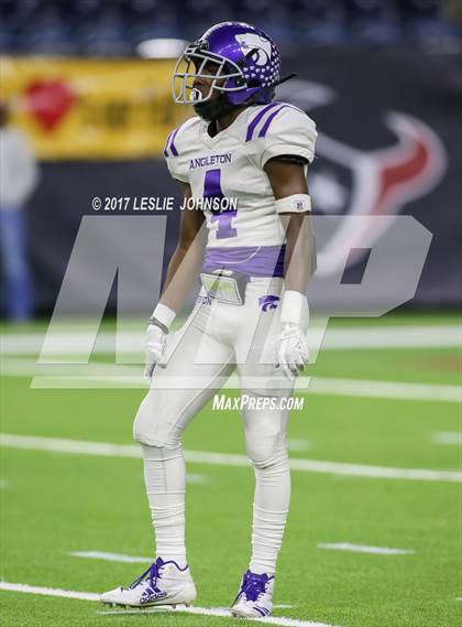 Thumbnail 2 in Angleton vs. Foster (UIL 5A D1 Quarterfinals) photogallery.