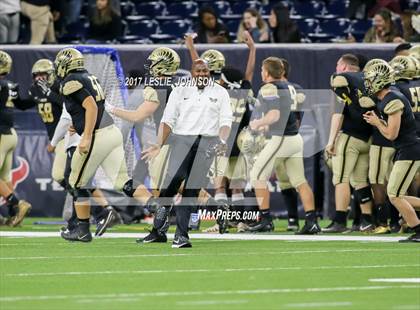 Thumbnail 3 in Angleton vs. Foster (UIL 5A D1 Quarterfinals) photogallery.