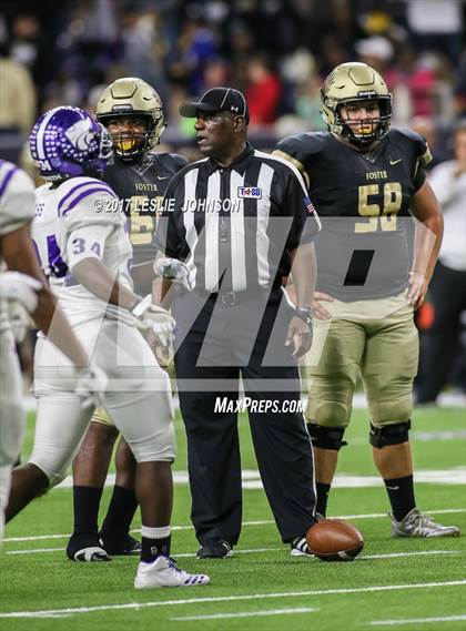 Thumbnail 3 in Angleton vs. Foster (UIL 5A D1 Quarterfinals) photogallery.
