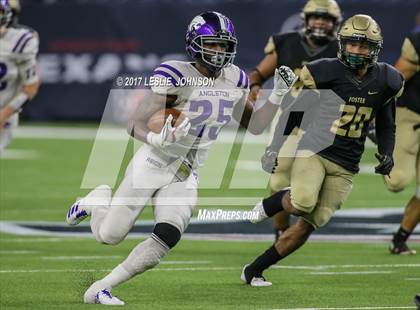 Thumbnail 3 in Angleton vs. Foster (UIL 5A D1 Quarterfinals) photogallery.