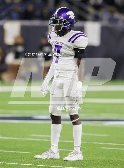 Thumbnail 2 in Angleton vs. Foster (UIL 5A D1 Quarterfinals) photogallery.
