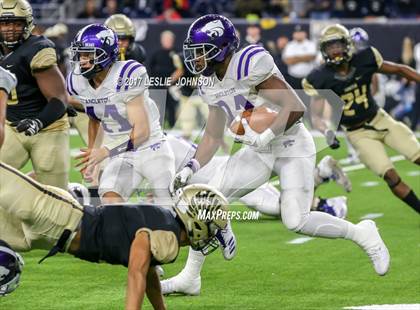 Thumbnail 1 in Angleton vs. Foster (UIL 5A D1 Quarterfinals) photogallery.