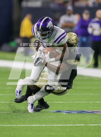 Thumbnail 1 in Angleton vs. Foster (UIL 5A D1 Quarterfinals) photogallery.