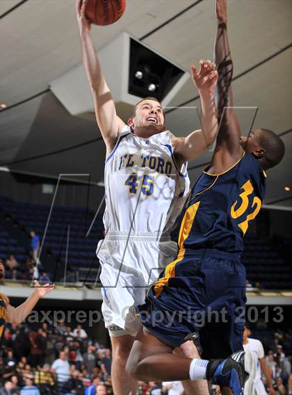 Thumbnail 3 in El Toro vs. Santa Monica (CIF SS DIV 1A Final) photogallery.
