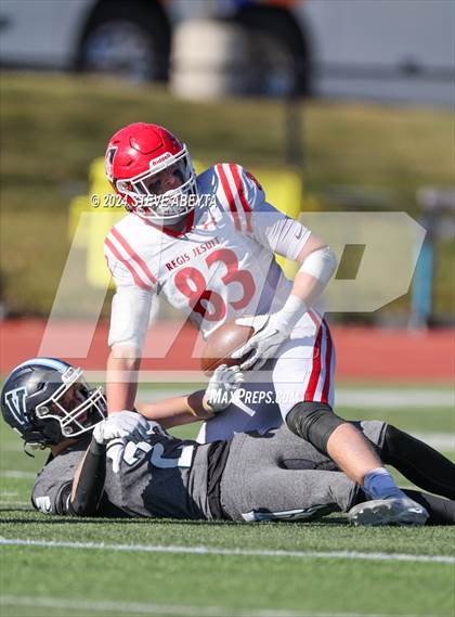 Thumbnail 3 in Regis Jesuit @ Valor Christian (CHSAA 5A Second Round) photogallery.