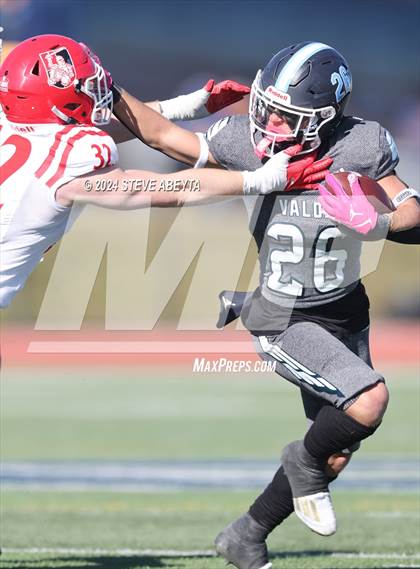 Thumbnail 2 in Regis Jesuit @ Valor Christian (CHSAA 5A Second Round) photogallery.