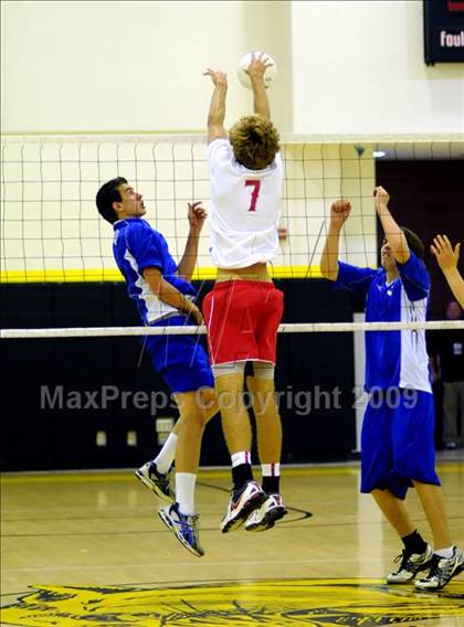 Thumbnail 2 in Mater Dei vs Norco (CIF SoCal D2 Final) photogallery.