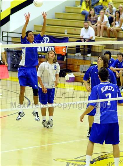 Thumbnail 3 in Mater Dei vs Norco (CIF SoCal D2 Final) photogallery.