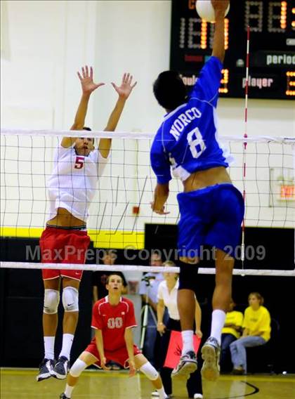 Thumbnail 3 in Mater Dei vs Norco (CIF SoCal D2 Final) photogallery.