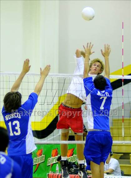 Thumbnail 3 in Mater Dei vs Norco (CIF SoCal D2 Final) photogallery.
