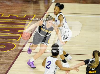 Thumbnail 1 in Valley Vista vs. Gilbert (AIA 6A Semifinal) photogallery.