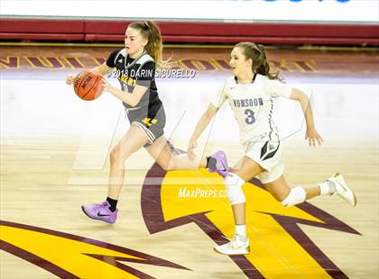 Thumbnail 1 in Valley Vista vs. Gilbert (AIA 6A Semifinal) photogallery.
