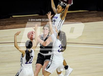 Thumbnail 1 in Valley Vista vs. Gilbert (AIA 6A Semifinal) photogallery.