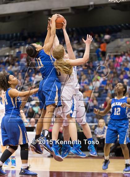 Thumbnail 2 in Sunnyvale vs. Rockdale (UIL 3A Semifinal) photogallery.