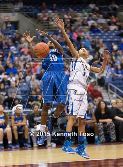 Thumbnail 2 in Sunnyvale vs. Rockdale (UIL 3A Semifinal) photogallery.