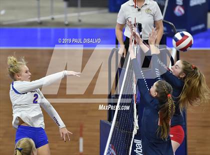 Thumbnail 2 in Chaparral vs. Legend (CHSAA 5A Quarter-Final) photogallery.