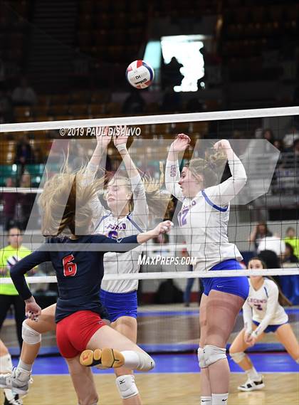 Thumbnail 1 in Chaparral vs. Legend (CHSAA 5A Quarter-Final) photogallery.