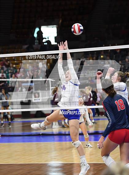 Thumbnail 1 in Chaparral vs. Legend (CHSAA 5A Quarter-Final) photogallery.