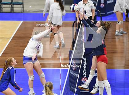 Thumbnail 2 in Chaparral vs. Legend (CHSAA 5A Quarter-Final) photogallery.