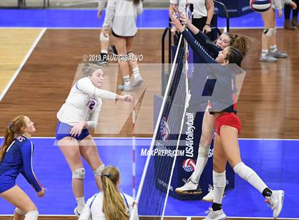 Thumbnail 3 in Chaparral vs. Legend (CHSAA 5A Quarter-Final) photogallery.
