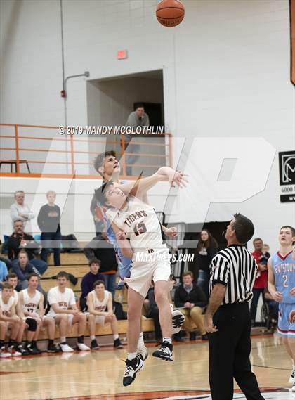 Thumbnail 2 in Lewistown @ Illini Bluffs photogallery.