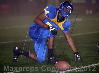 Thumbnail 3 in Venice vs. Crenshaw (CIF LACS Semifinal) photogallery.