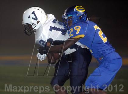 Thumbnail 3 in Venice vs. Crenshaw (CIF LACS Semifinal) photogallery.