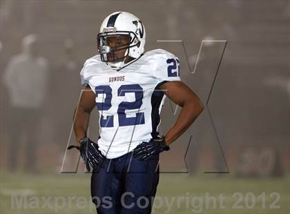 Thumbnail 3 in Venice vs. Crenshaw (CIF LACS Semifinal) photogallery.